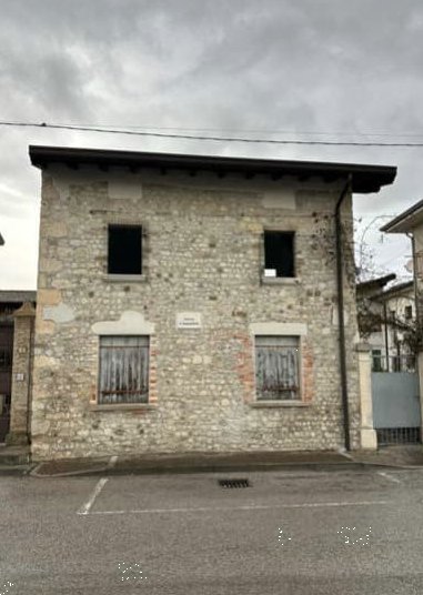 locale di sgombero in vendita a Spilimbergo in zona Istrago