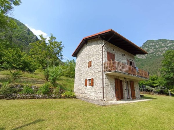 casa indipendente in vendita a Tramonti di Sotto in zona Campone
