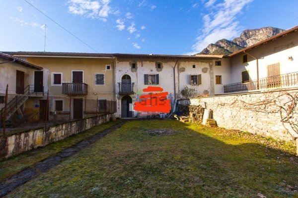 casa indipendente in vendita a Tramonti di Sotto