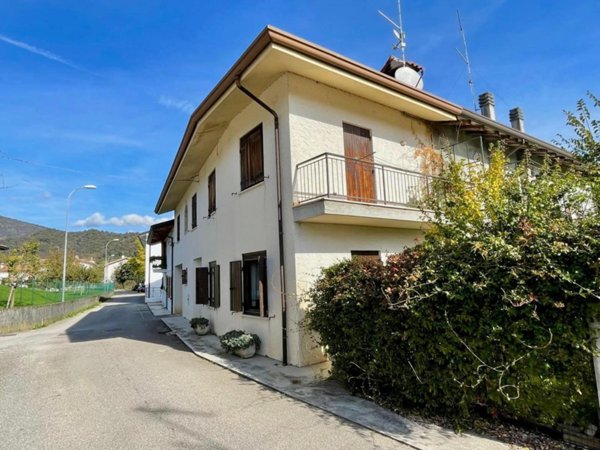 casa indipendente in vendita a Travesio in zona Molevana