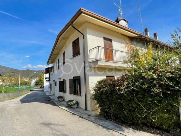 casa indipendente in vendita a Travesio in zona Molevana