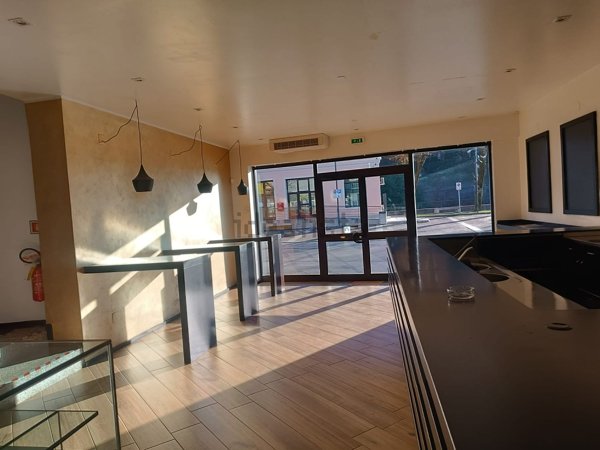 locale commerciale in vendita a Travesio