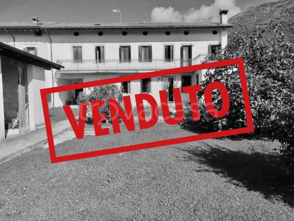 casa indipendente in vendita a Travesio in zona Toppo
