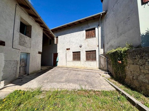 casa indipendente in vendita a Travesio in zona Usago