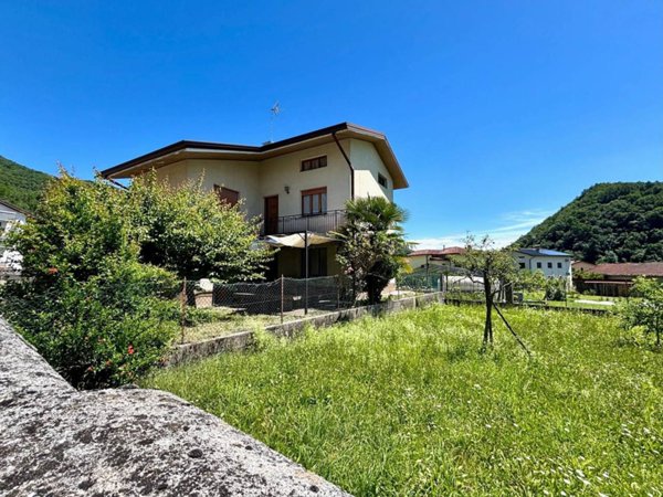 casa indipendente in vendita a Travesio in zona Usago