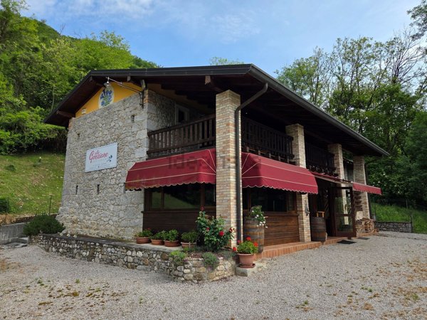 negozio in vendita a Travesio in zona Usago