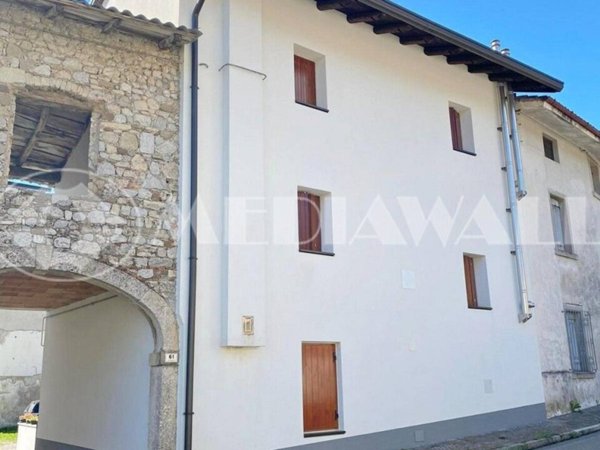 casa indipendente in vendita a Travesio in zona Usago