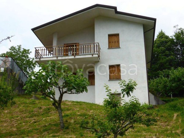 casa indipendente in vendita a Vito d'Asio in zona Pielungo