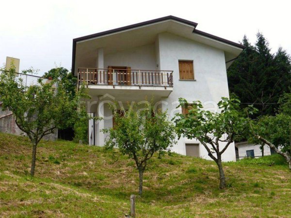 casa indipendente in vendita a Vito d'Asio in zona Pielungo