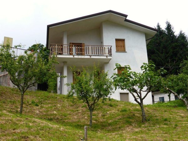 casa indipendente in vendita a Vito d'Asio in zona Pielungo