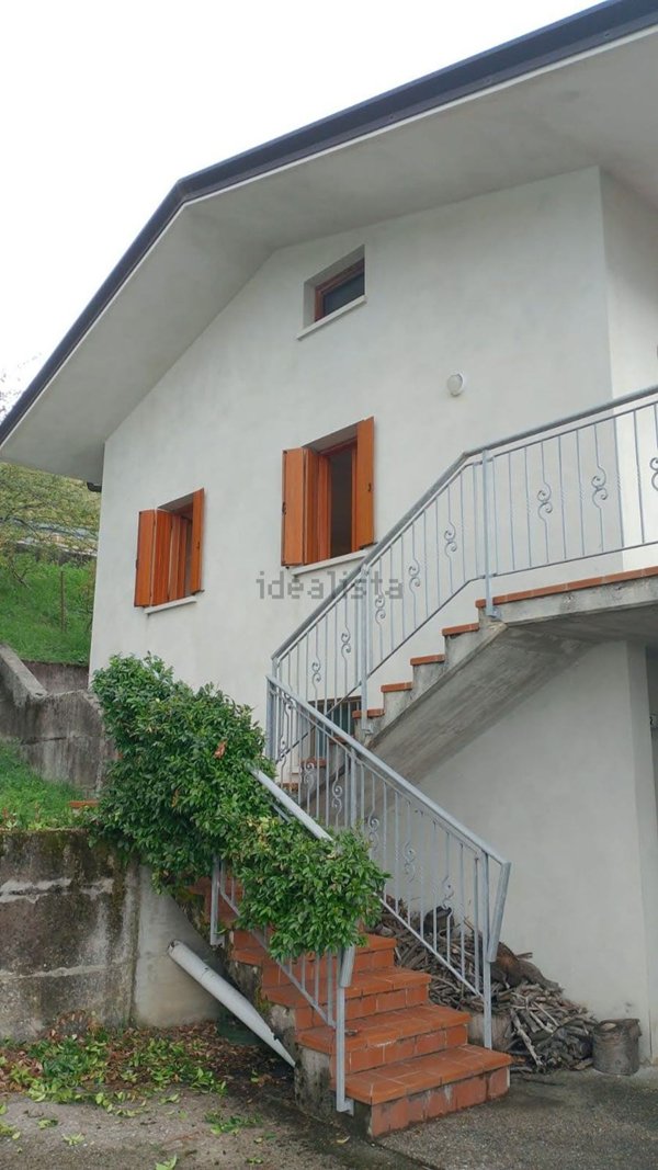 casa indipendente in vendita a Vito d'Asio