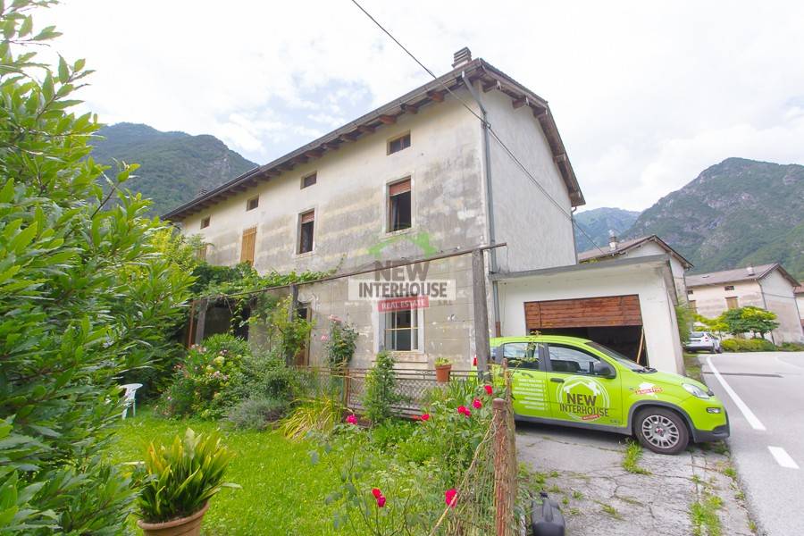 casa indipendente in vendita a Vito d'Asio in zona San Francesco