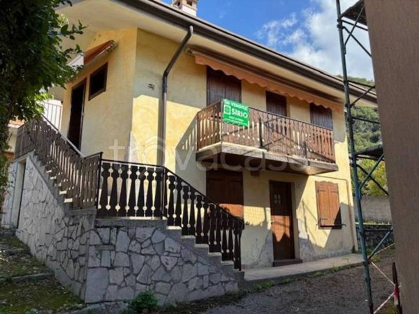 casa indipendente in vendita a Vito d'Asio