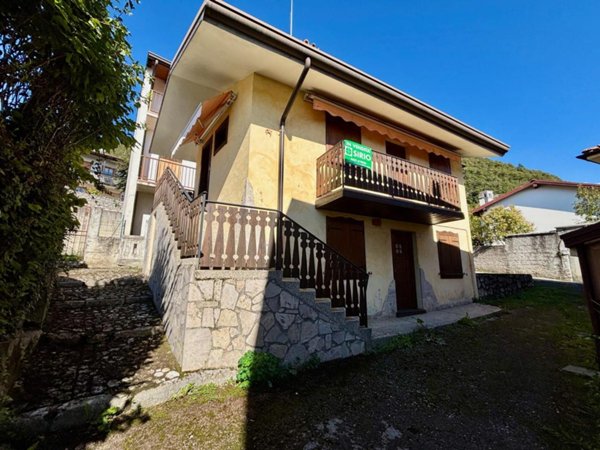 casa indipendente in vendita a Vito d'Asio