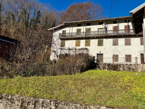 casa indipendente in vendita a Vito d'Asio in zona Pielungo