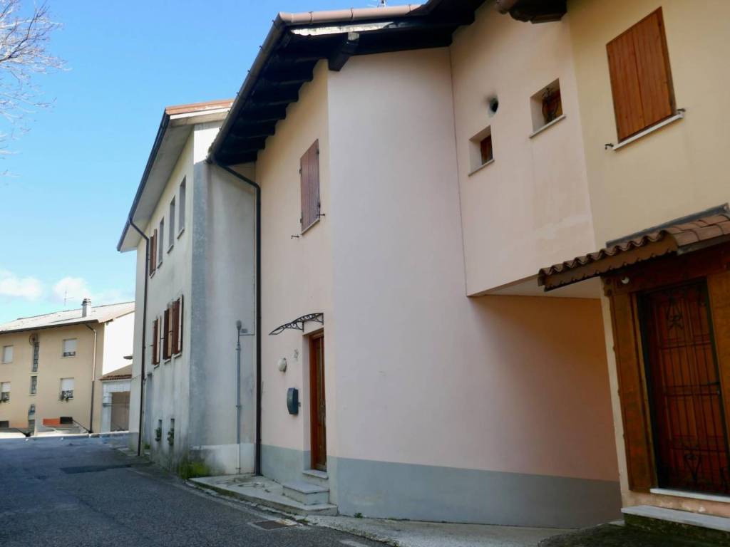 casa indipendente in vendita a Vito d'Asio