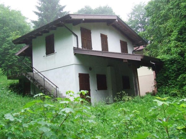 casa indipendente in vendita a Vito d'Asio in zona Pielungo