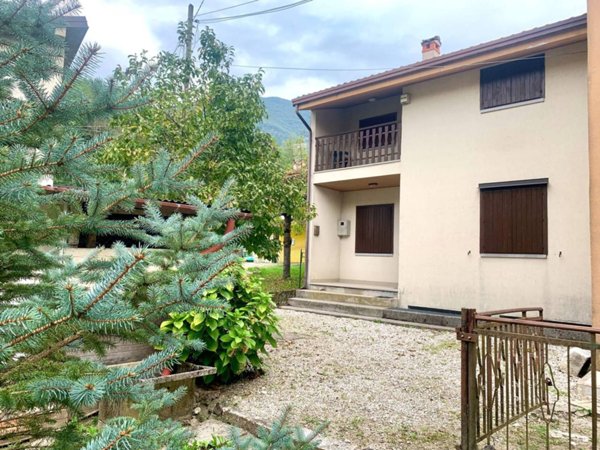casa indipendente in vendita a Vito d'Asio in zona Casiacco