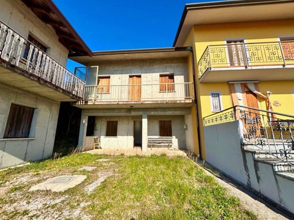 casa indipendente in vendita a Vito d'Asio