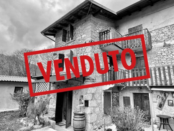 casa indipendente in vendita a Vito d'Asio