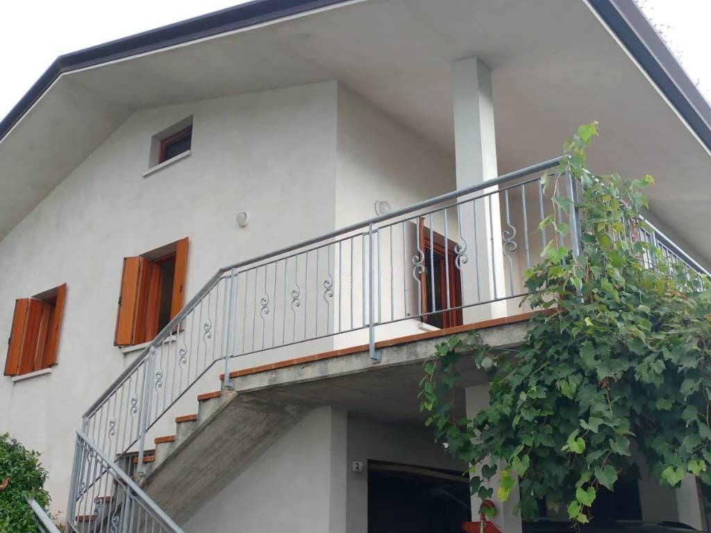 casa indipendente in vendita a Vito d'Asio