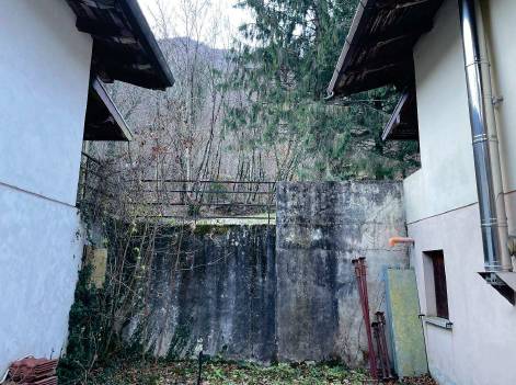 casa indipendente in vendita a Vito d'Asio in zona Pielungo
