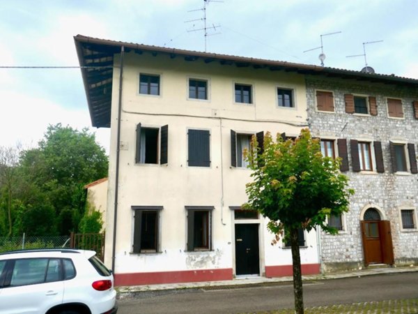 casa indipendente in vendita a Vivaro in zona Tesis