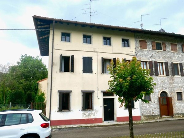 casa indipendente in vendita a Vivaro in zona Tesis
