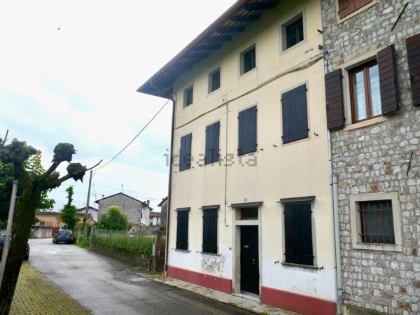 casa indipendente in vendita a Vivaro in zona Tesis