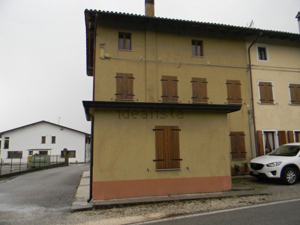 casa indipendente in vendita a Vivaro in zona Tesis