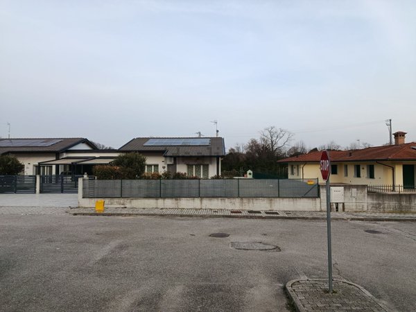 casa indipendente in vendita a Vivaro