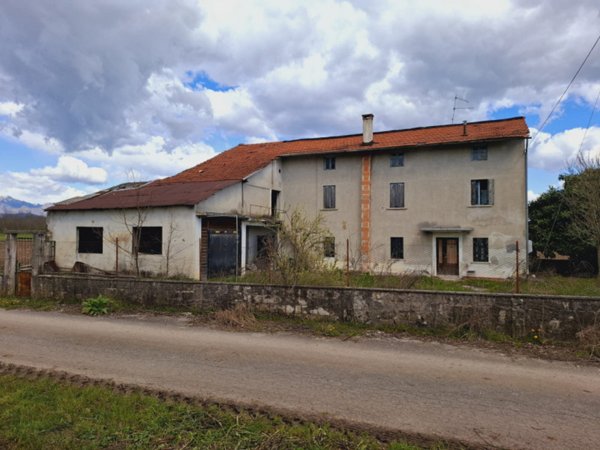 casa indipendente in vendita a Vivaro in zona Tesis