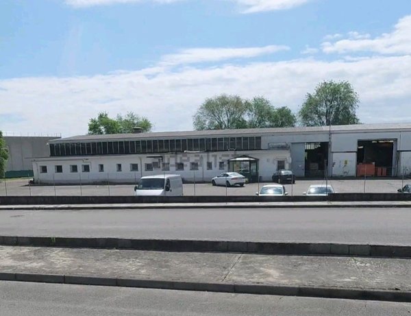 capannone in vendita a Vivaro