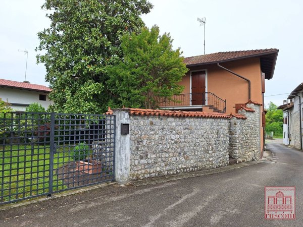 casa indipendente in vendita a Vivaro in zona Tesis