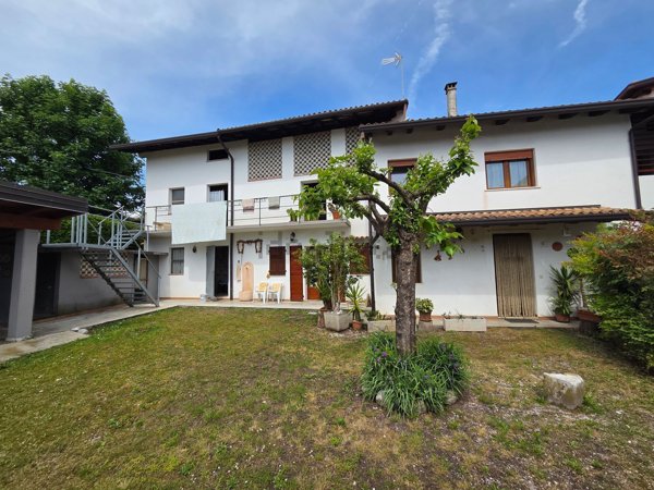 casa indipendente in vendita a Vivaro in zona Tesis