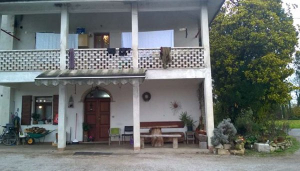 casa indipendente in vendita a Vivaro in zona Tesis