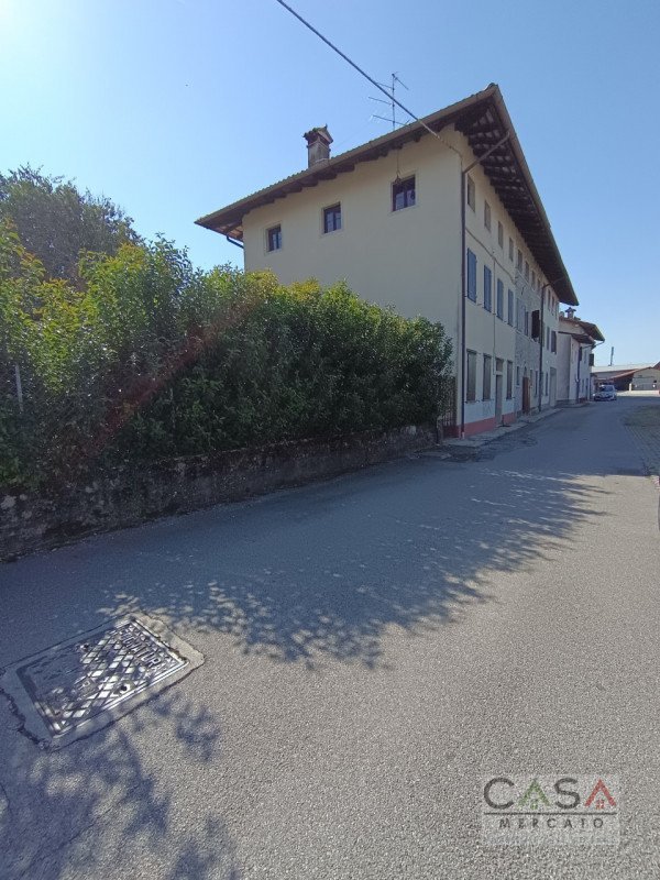 casa indipendente in vendita a Vivaro in zona Tesis