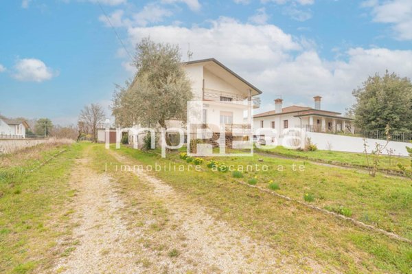 casa indipendente in vendita a Zoppola in zona Poincicco