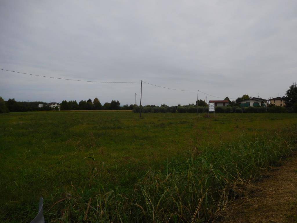 terreno edificabile in vendita a Zoppola in zona Orcenico Inferiore