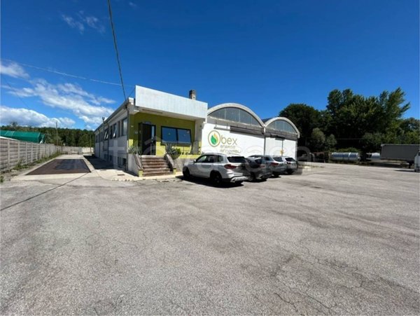 locale commerciale in vendita a Zoppola in zona Orcenico Inferiore