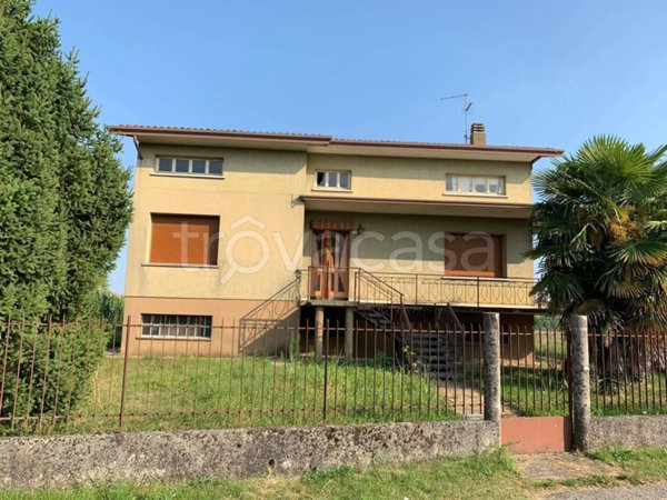 casa indipendente in vendita a Zoppola in zona Orcenico Inferiore