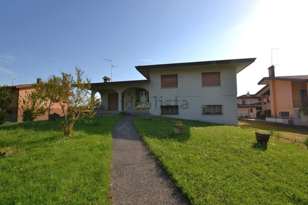 casa indipendente in vendita a Zoppola
