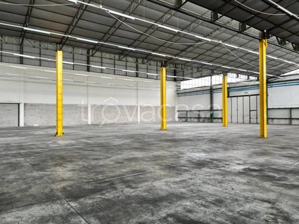 locale commerciale in vendita a Zoppola in zona Orcenico Inferiore