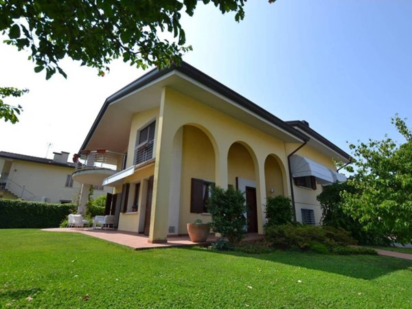 casa indipendente in vendita a Zoppola in zona Orcenico Inferiore