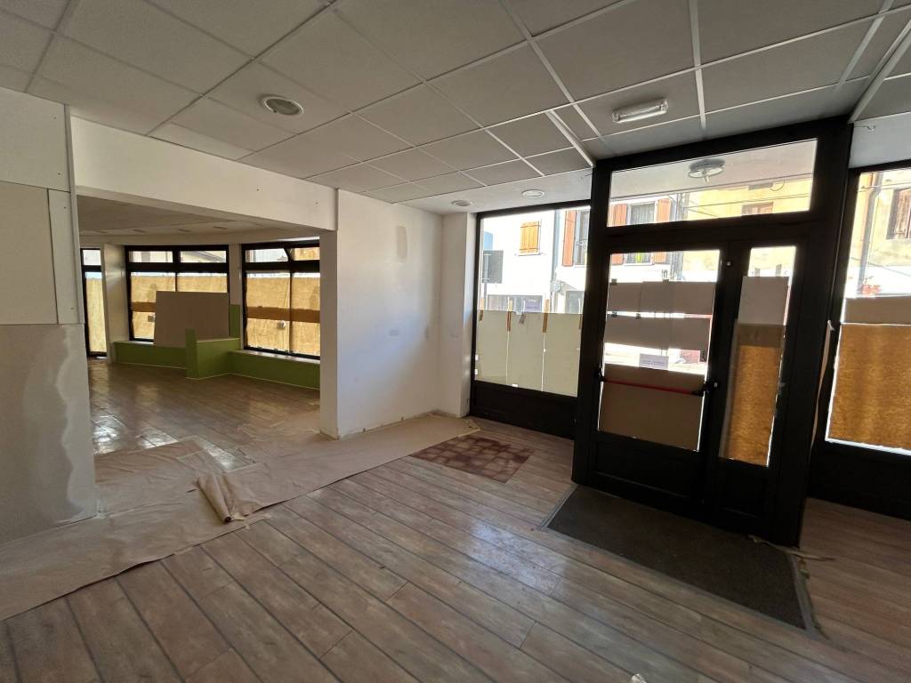 negozio in vendita a Zoppola