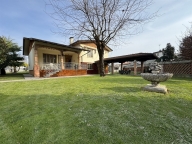 casa indipendente in vendita a Zoppola in zona Poincicco