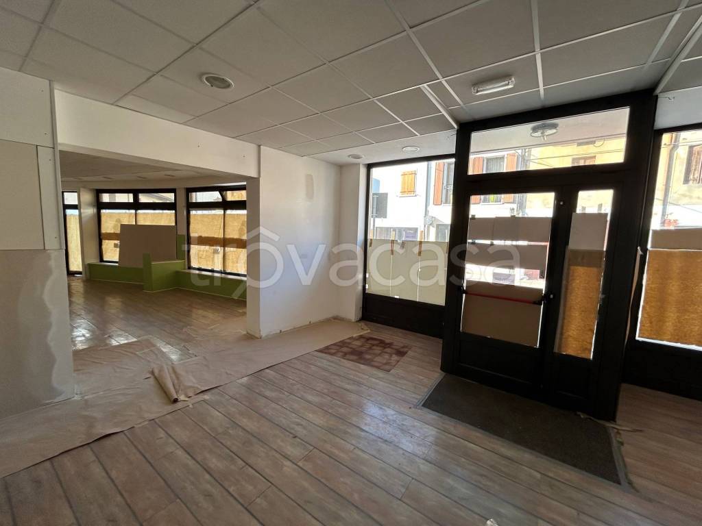 negozio in vendita a Zoppola