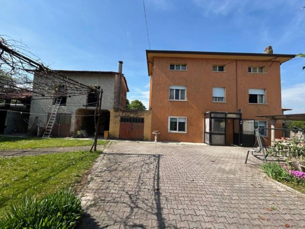 casa indipendente in vendita a Zoppola in zona Castions