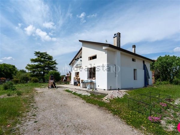 casa indipendente in vendita a Zoppola