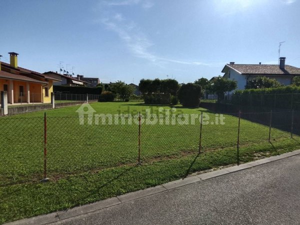 terreno edificabile in vendita a Zoppola